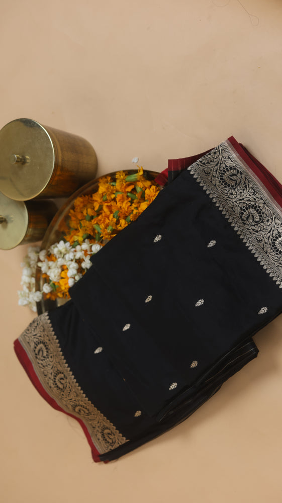 Mashru silk Kadhua Border butti in black color with red salvage