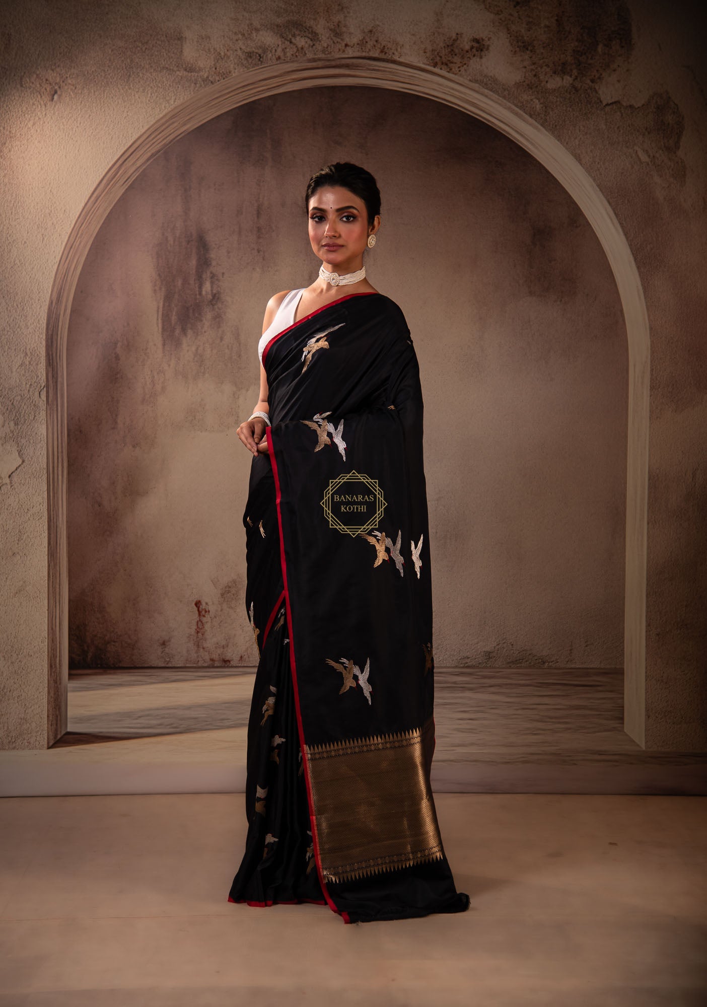 Sona Rupa Kadhua Boota Weaved on Satin Silk Saree