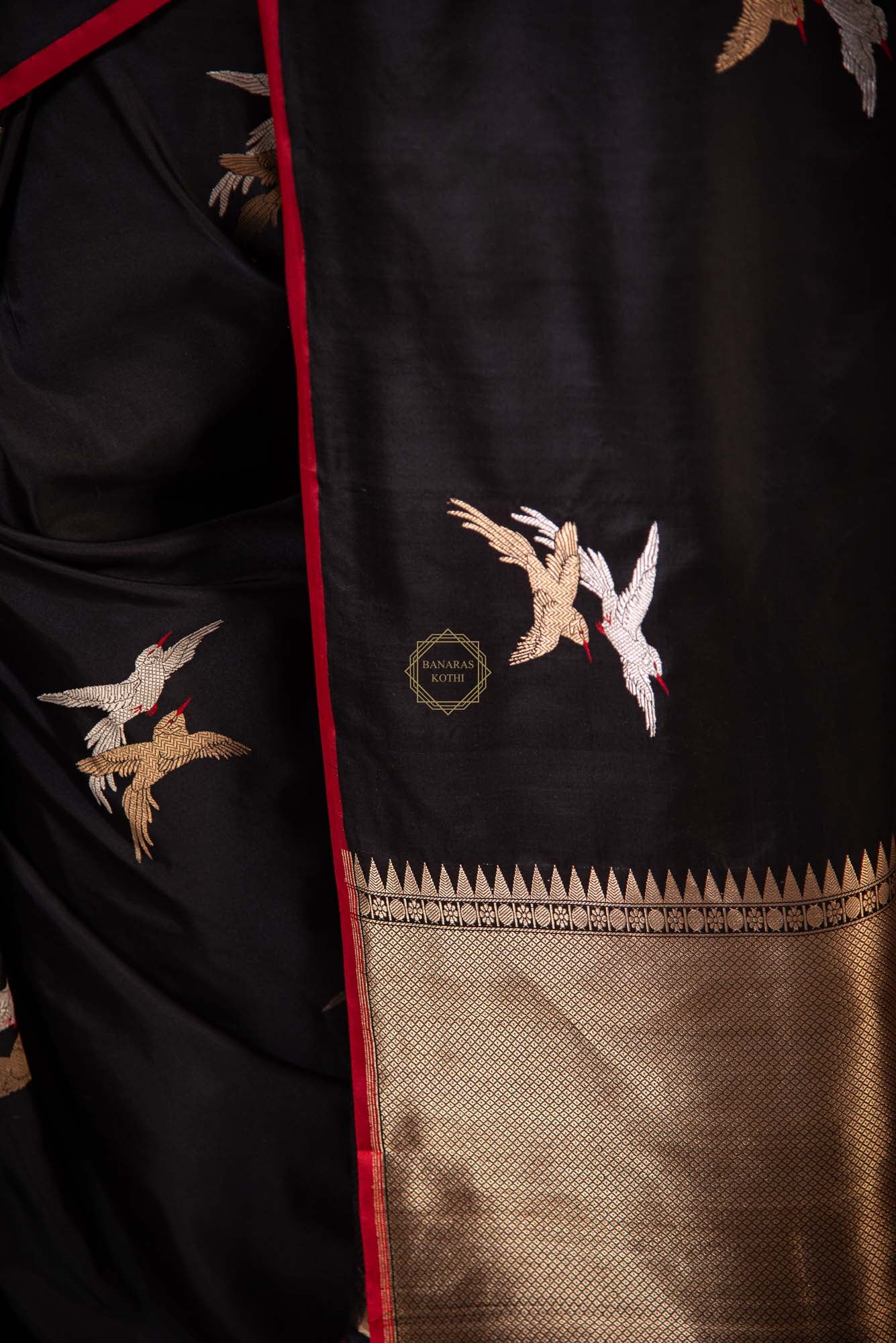 Sona Rupa Kadhua Boota Weaved on Satin Silk Saree