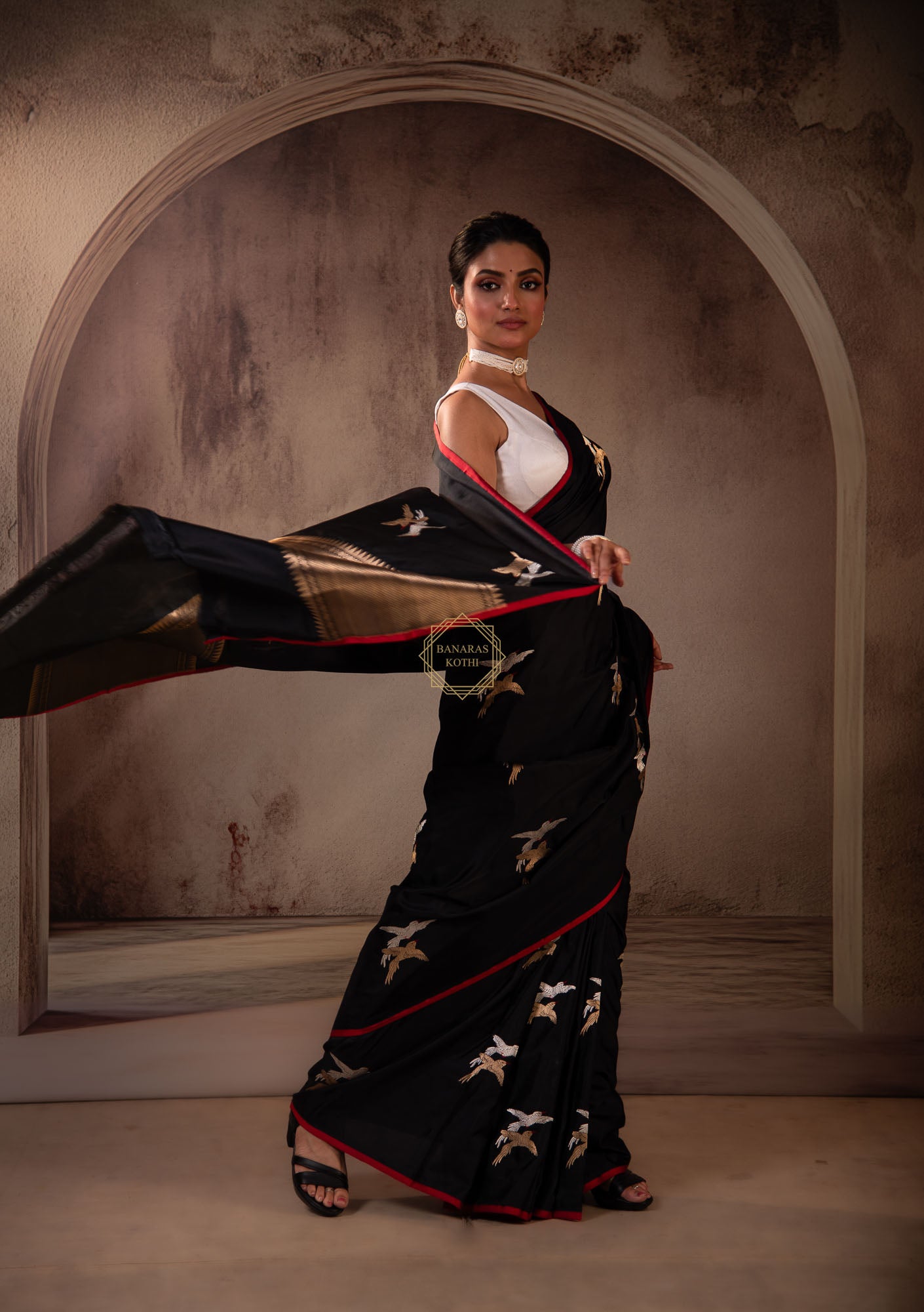 Sona Rupa Kadhua Boota Weaved on Satin Silk Saree