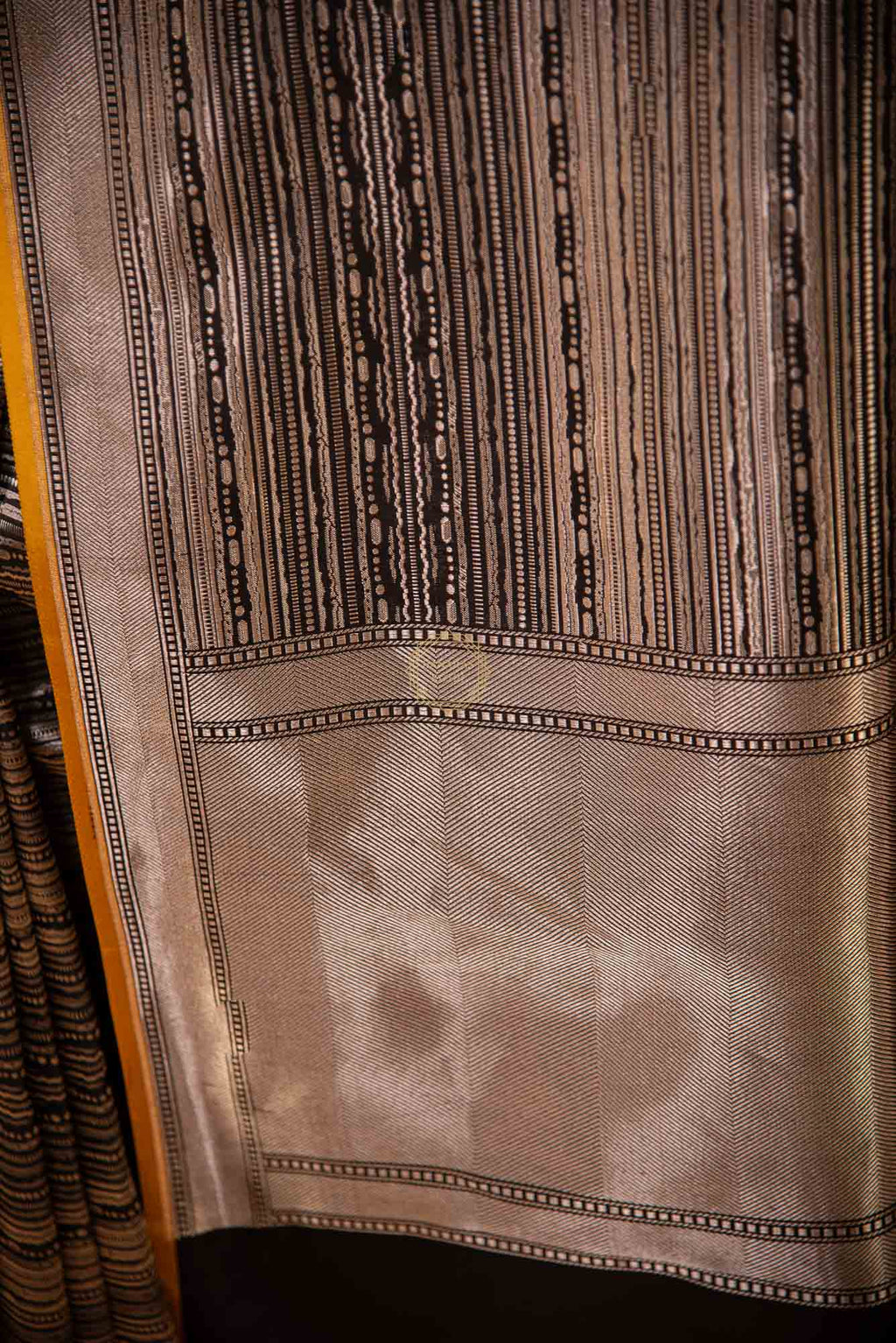 Modern Design Weaved on Contemparory Fusion Tanchoi Weave Saree