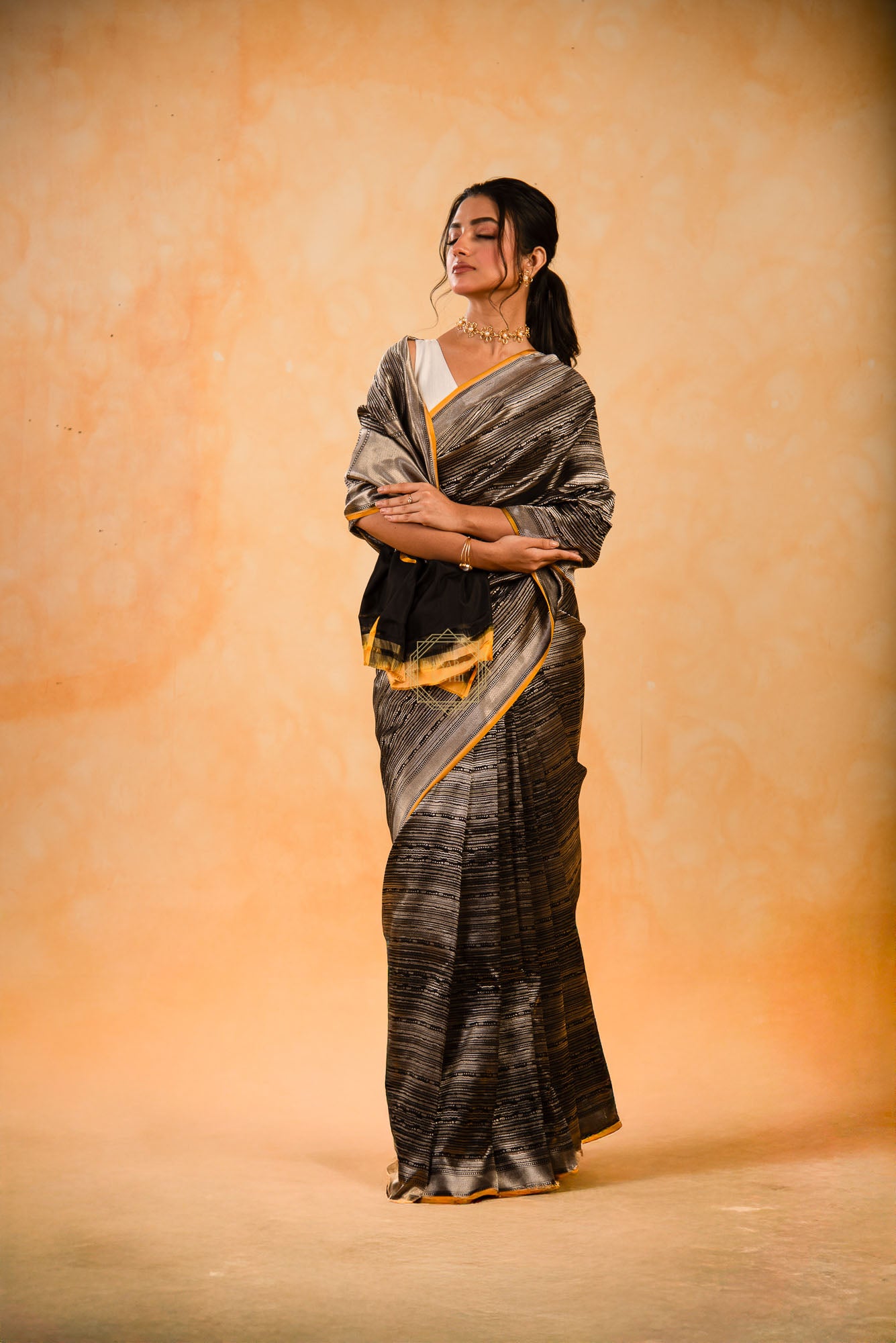Modern Design Weaved on Contemparory Fusion Tanchoi Weave Saree