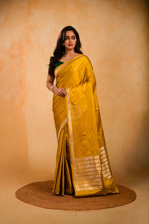 Kadhua Border Weaved on Plain Body of Satin Silk Saree