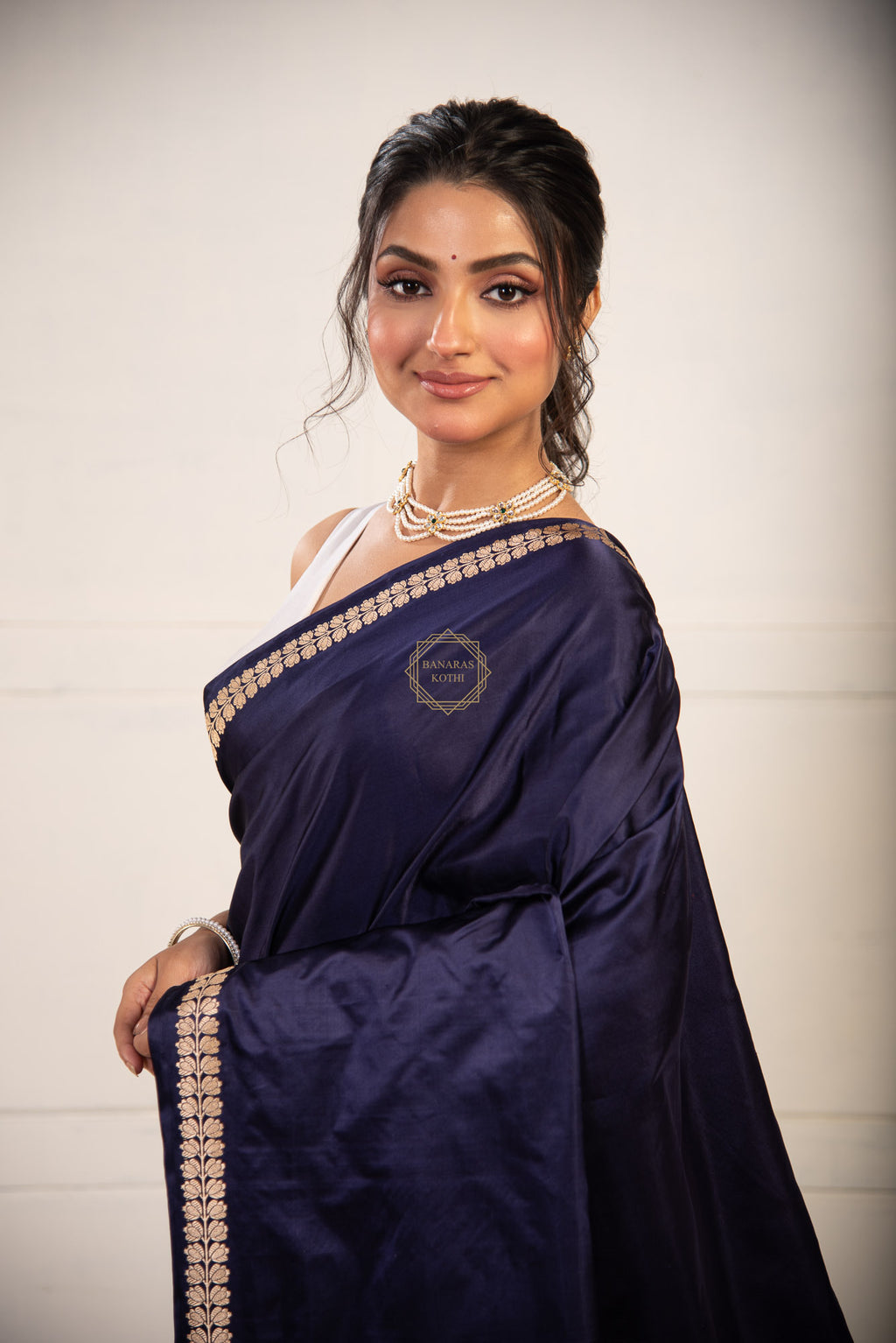 Kadhua Border Weaved on Plain Body of Satin Silk Saree