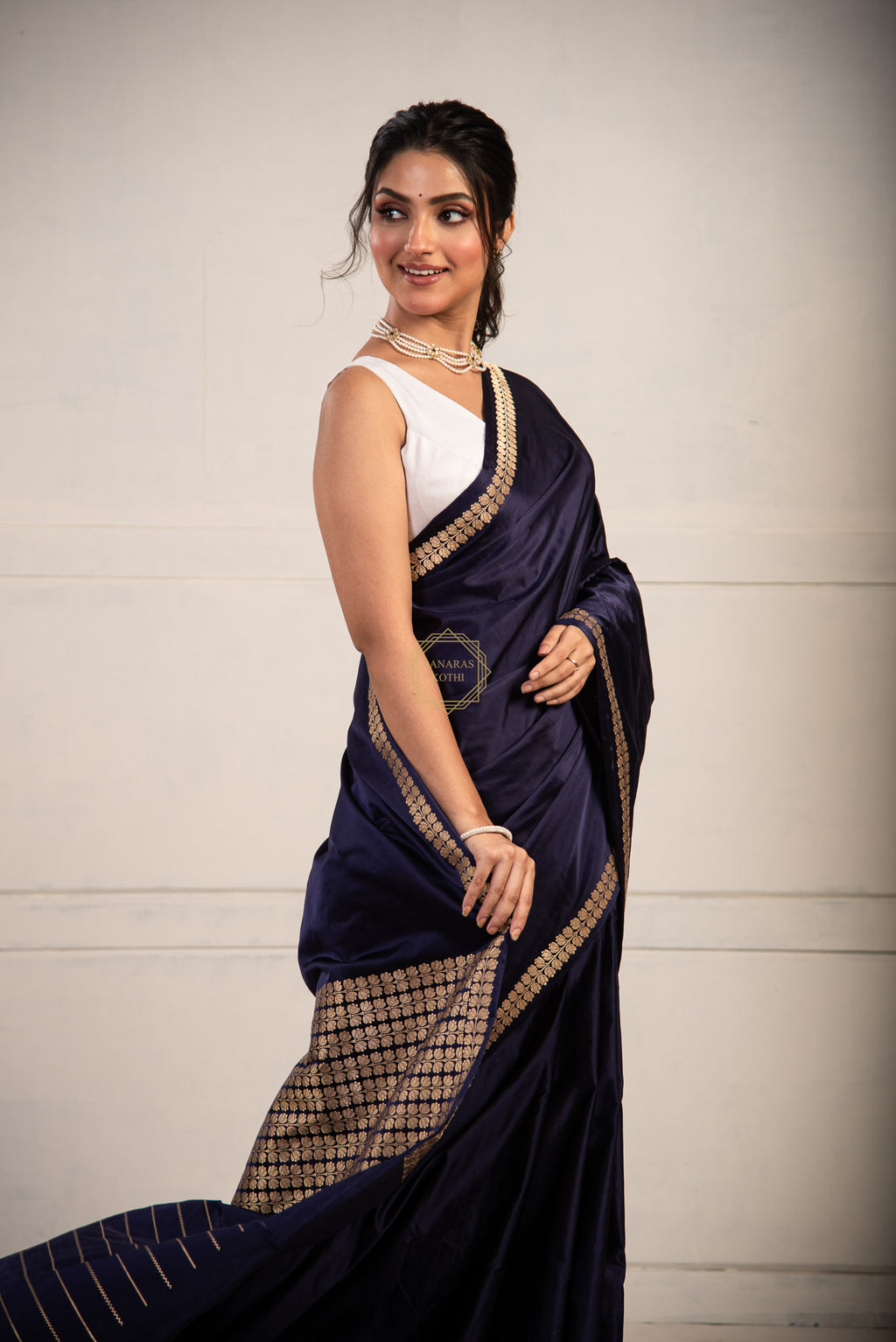 Kadhua Border Weaved on Plain Body of Satin Silk Saree
