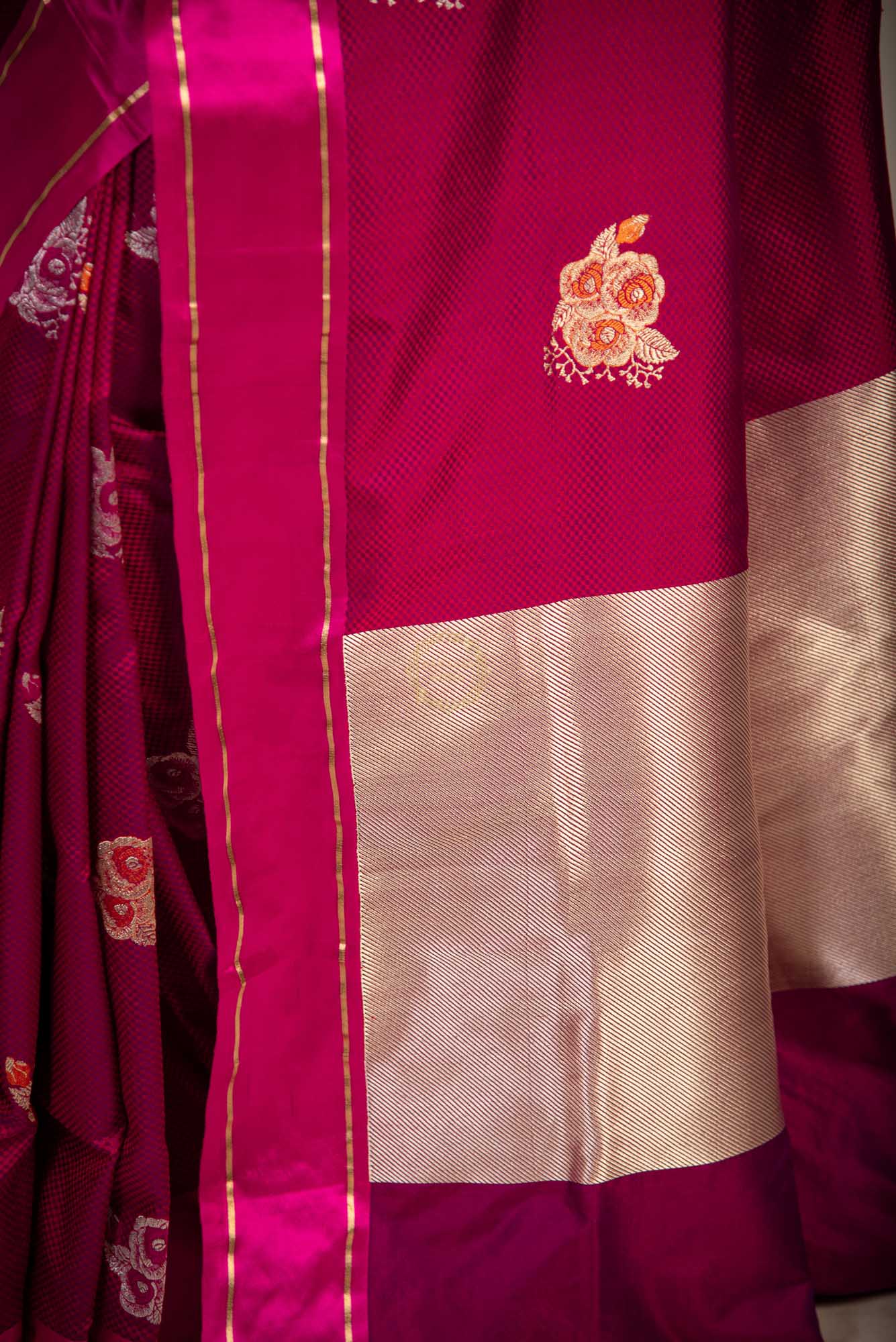 Contemparory Tanchoi Weave with Kadhua Butta in Zari & Resham and Complimenting Satin Border Saree