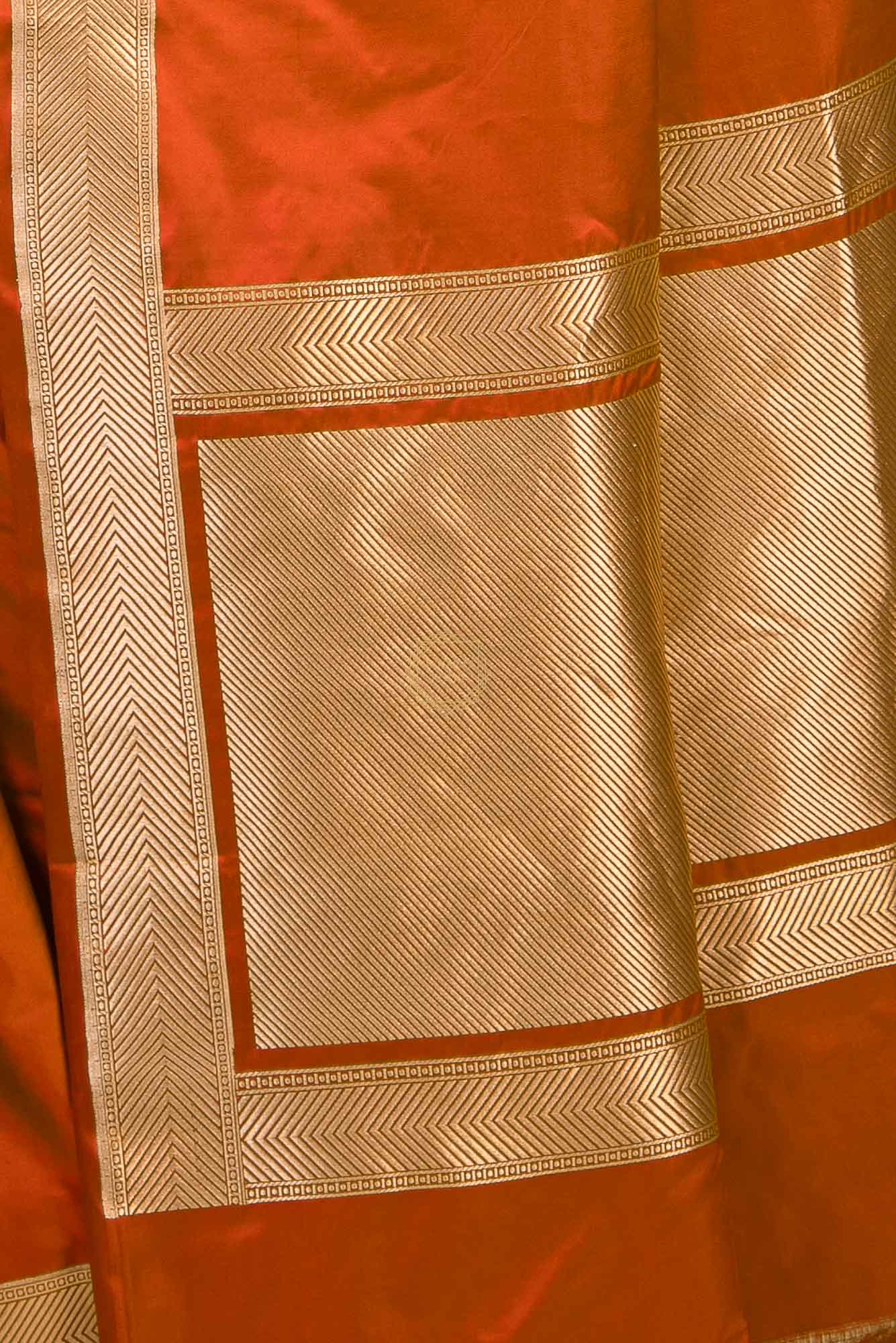 Kadhua Border Weaved on Plain Body of Satin Silk Saree