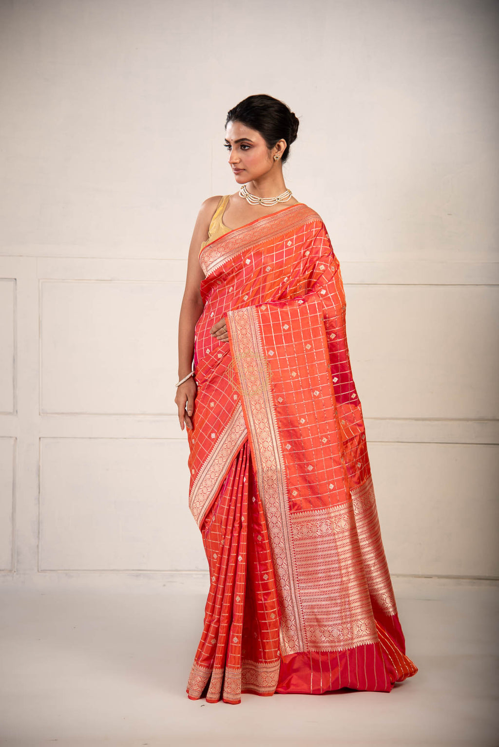 Traditional Checks Weaved with Kadhua Butti with Badla Saree