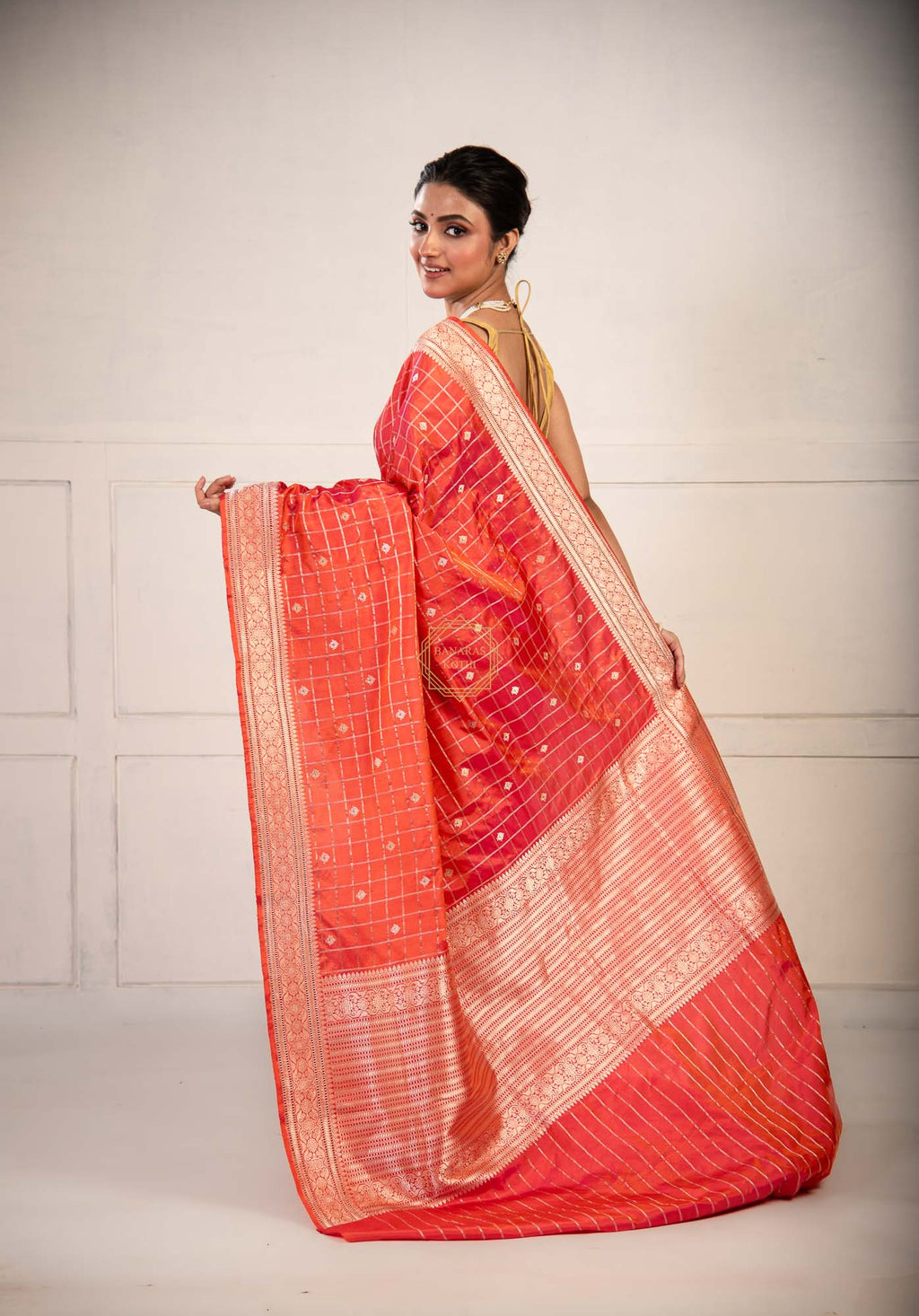 Traditional Checks Weaved with Kadhua Butti with Badla Saree