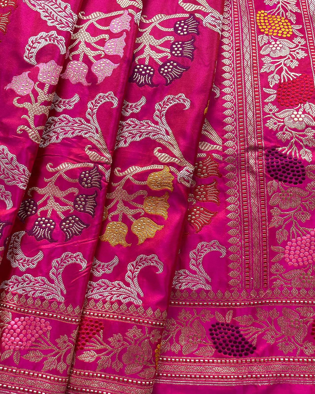 Katan Jangla with Meena on cross warp and wefth of red over Rani