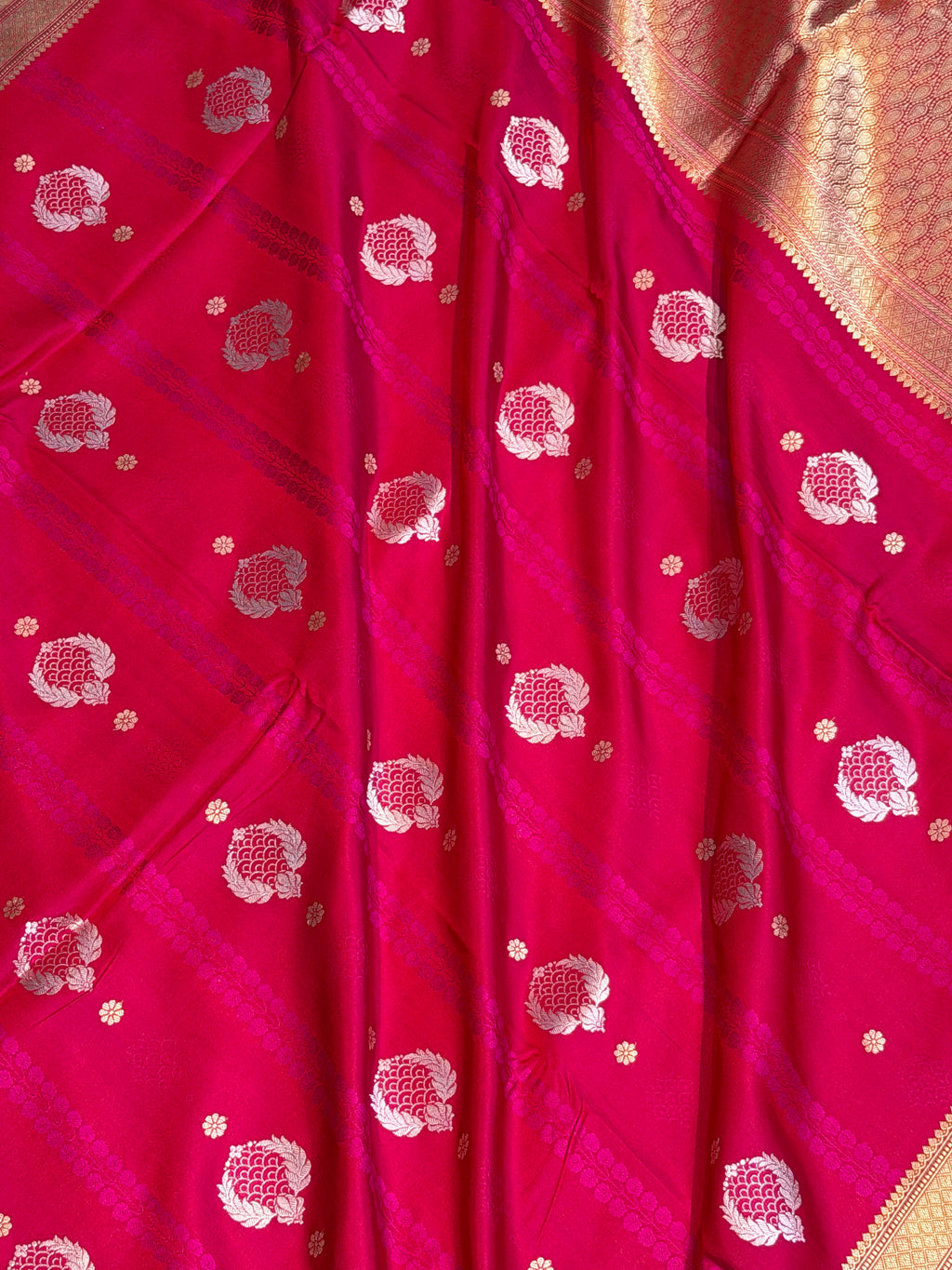 Dark Pink Handloom Tanchoi Banarasi Mashru Silk Saree