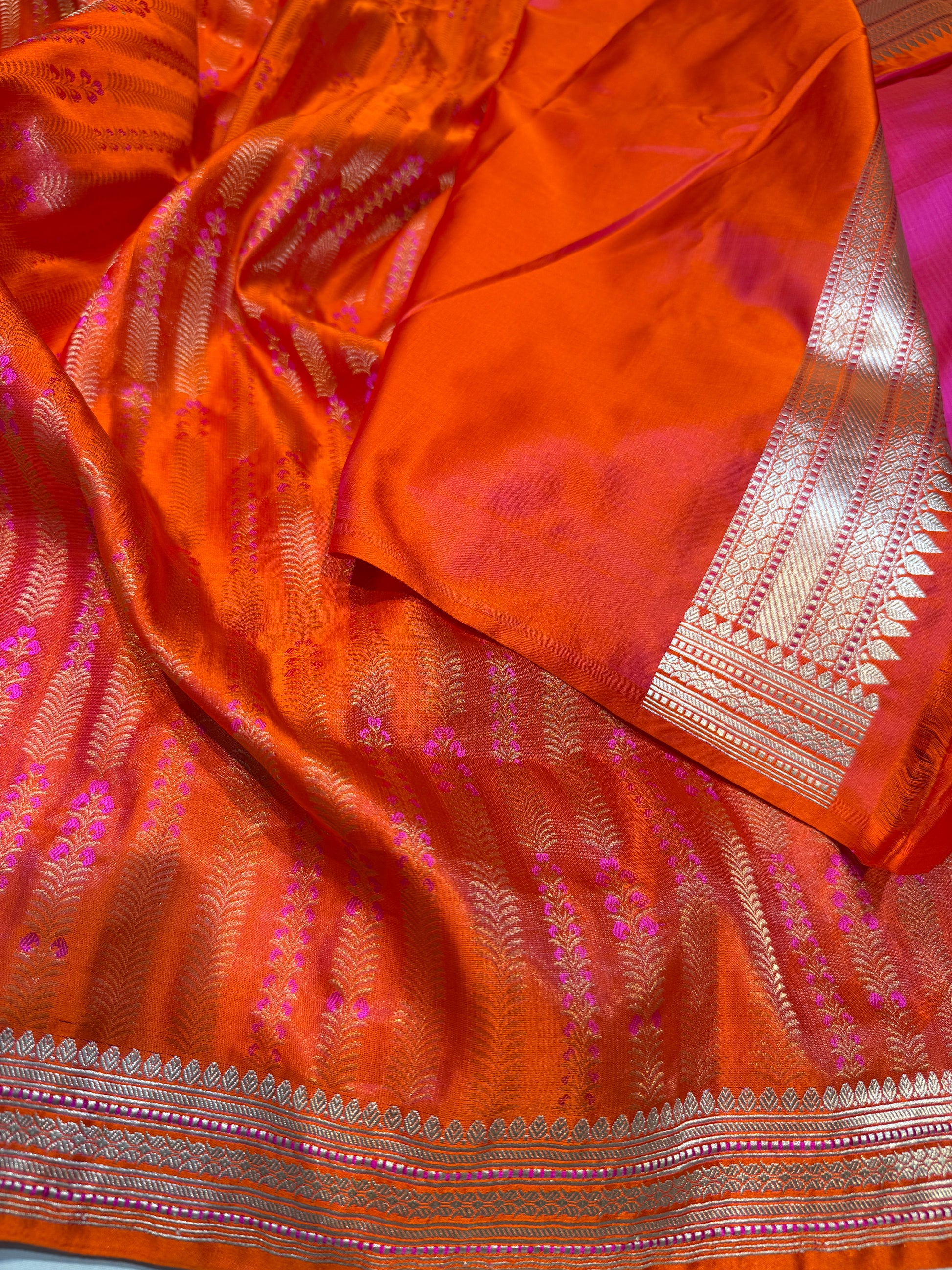 Red Jamawar Handloom Banarasi Mashru Silk Saree