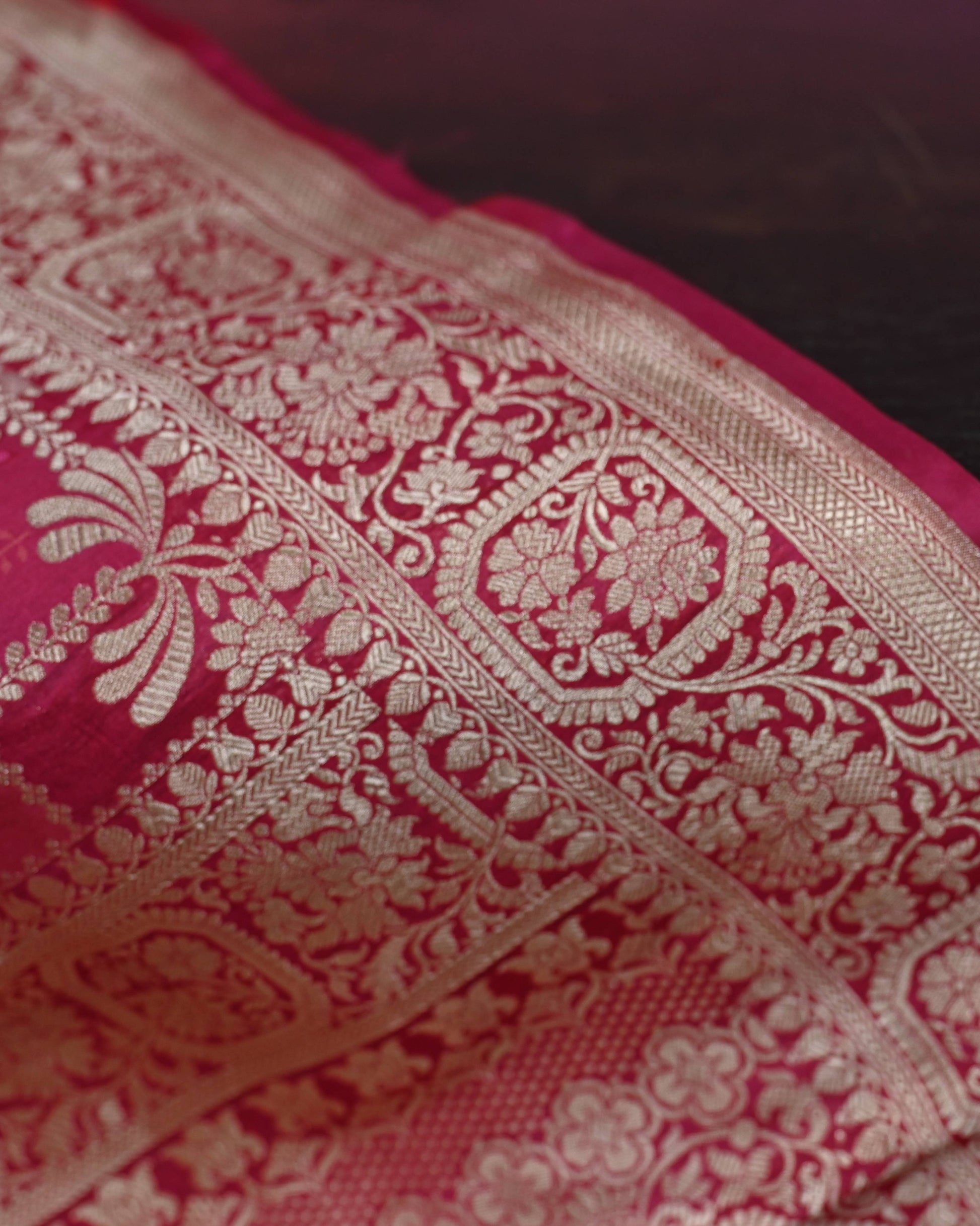 Rani Katan Rangkat Zari Border Pallu Saree