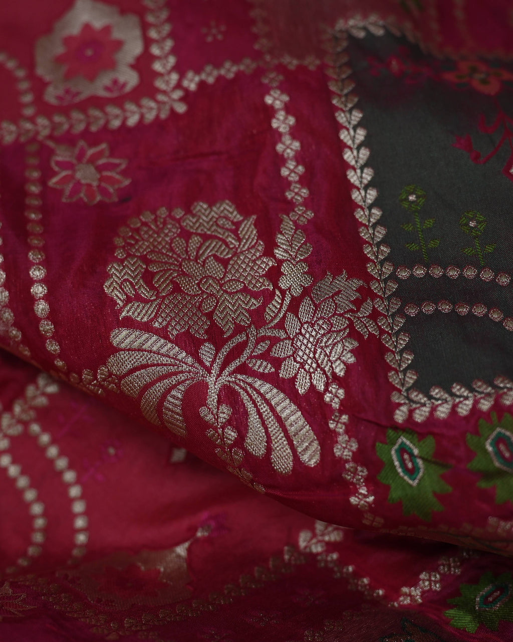 Rani Katan Rangkat Zari Border Pallu Saree