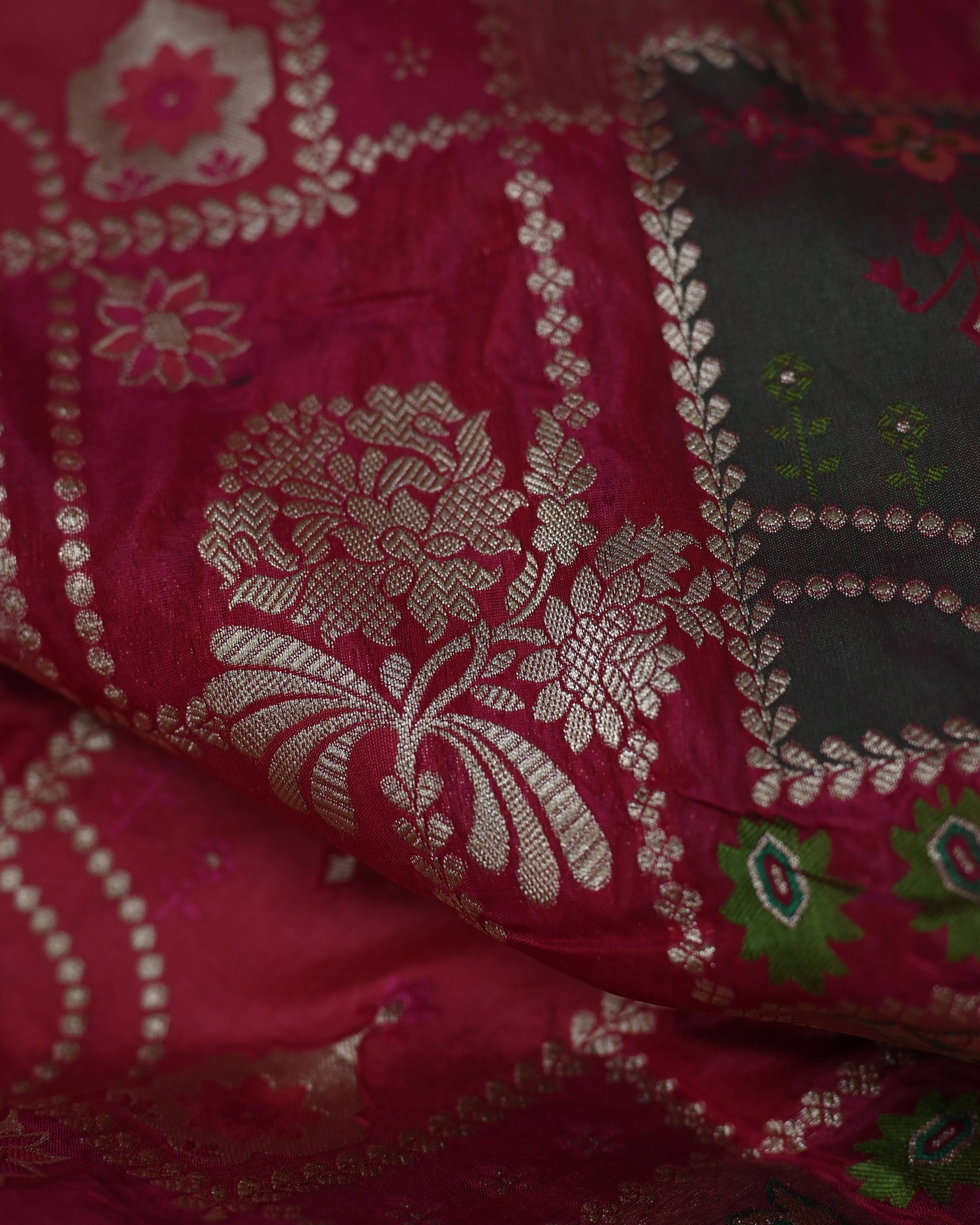Rani Katan Rangkat Zari Border Pallu Saree