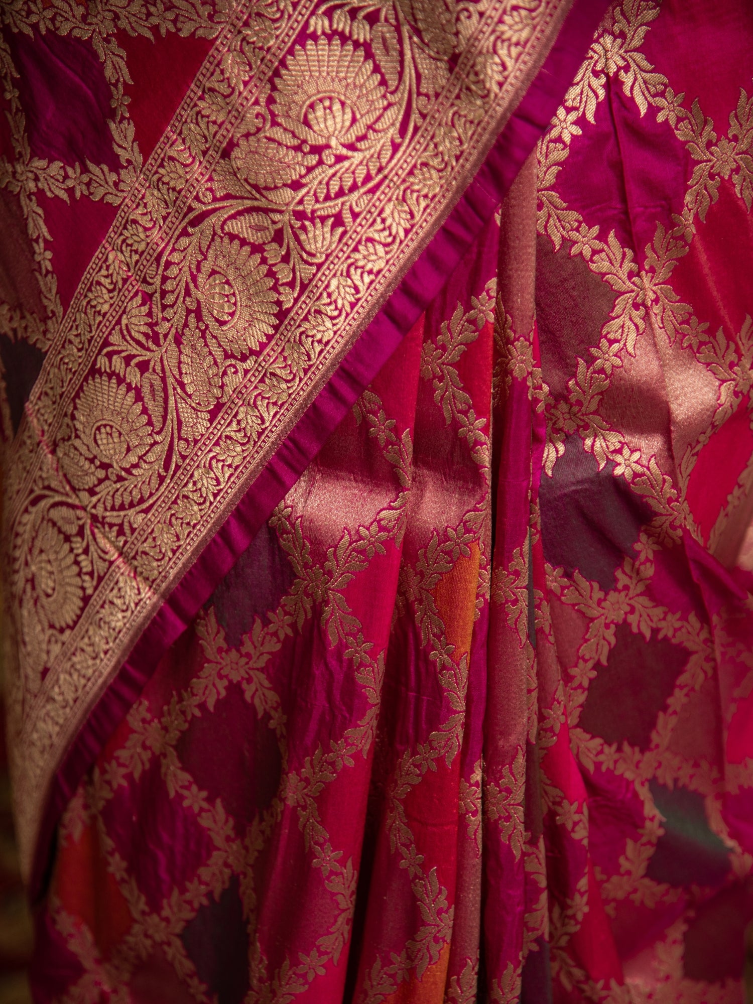 Rani Pink and Red Rangkat Handloom Banarasi Katan Silk Sare with Meenakari Jaal