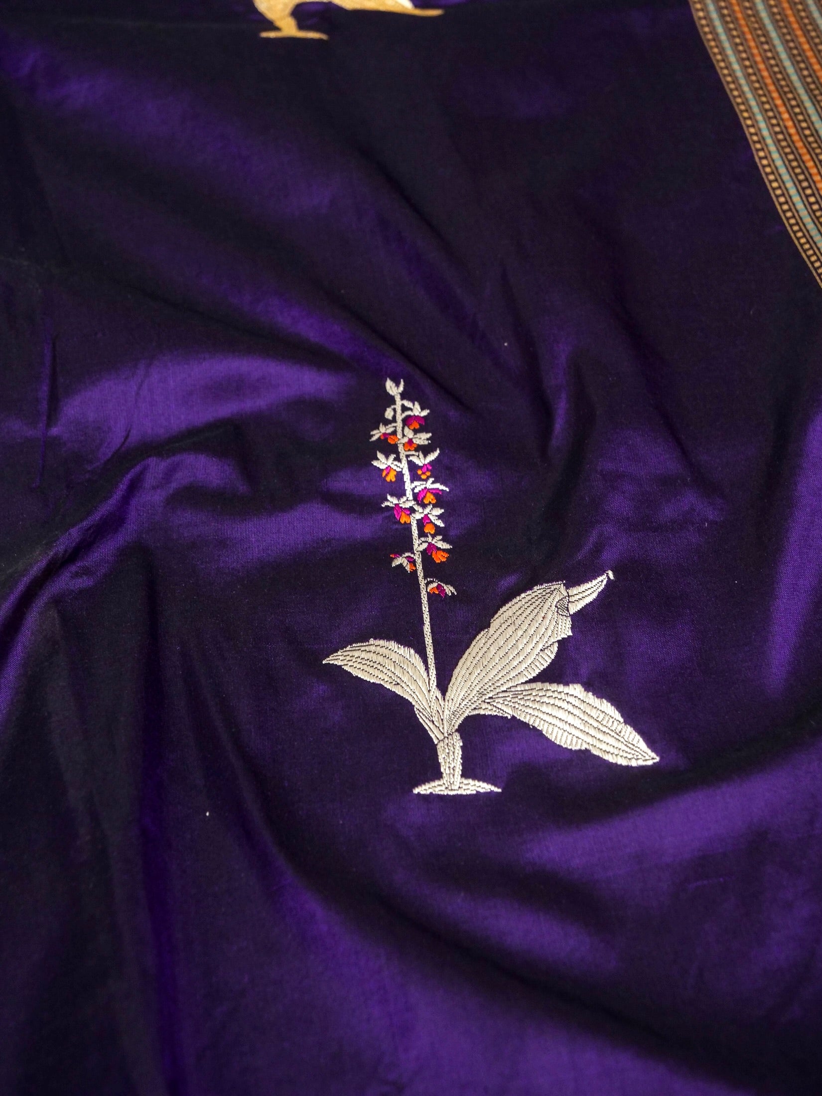 Sona Rupa Kadhua Boota Weaved on Satin Silk Border Saree