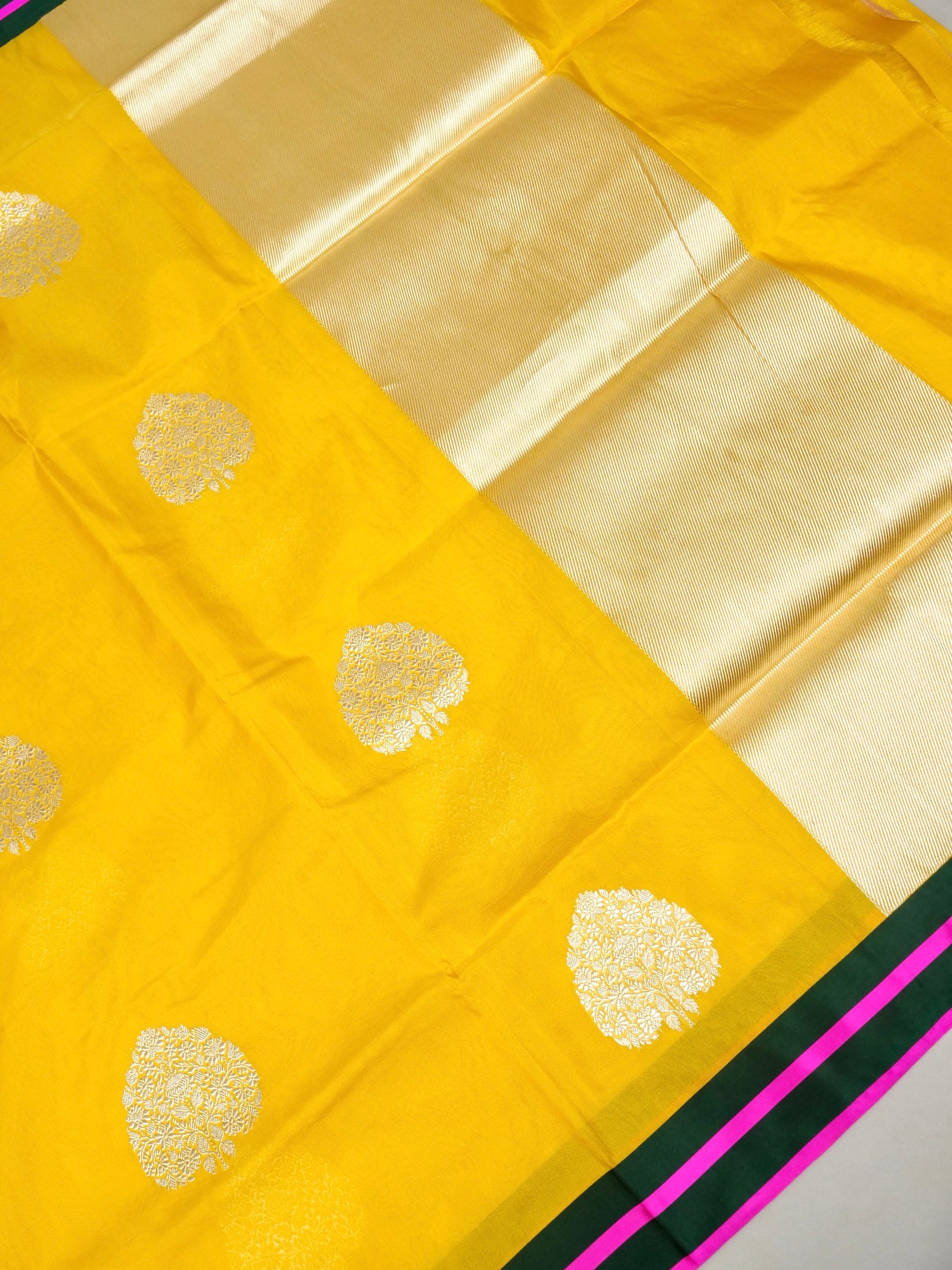 Kadhua Weaved Georgette By Georgette and Satin Border Saree