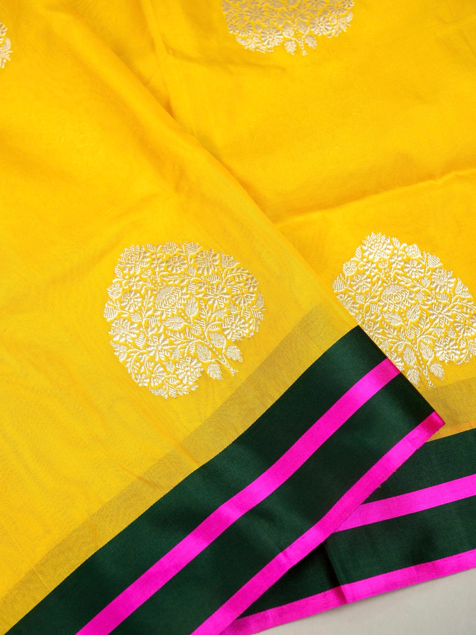 Kadhua Weaved Georgette By Georgette and Satin Border Saree