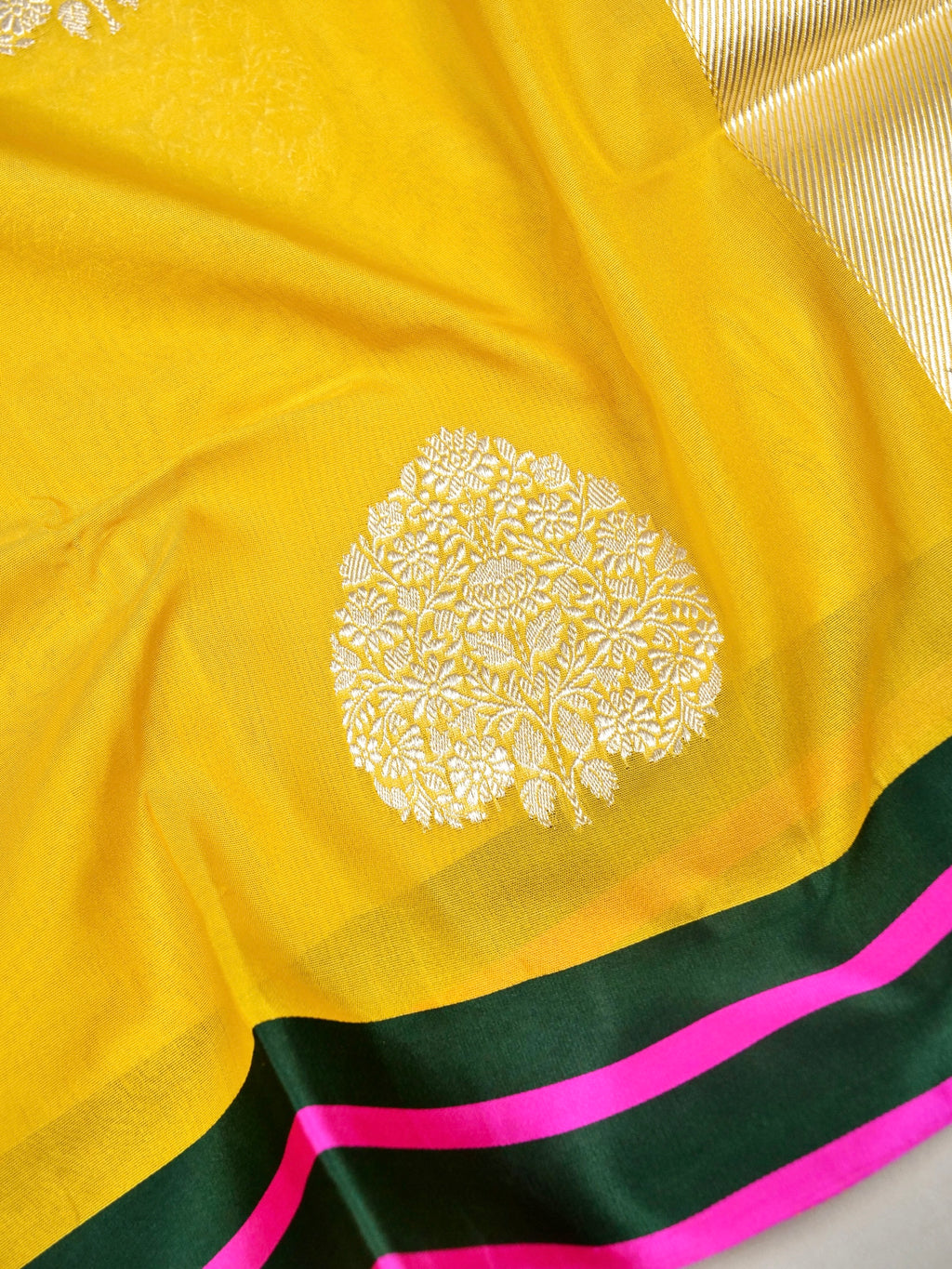 Kadhua Weaved Georgette By Georgette and Satin Border Saree