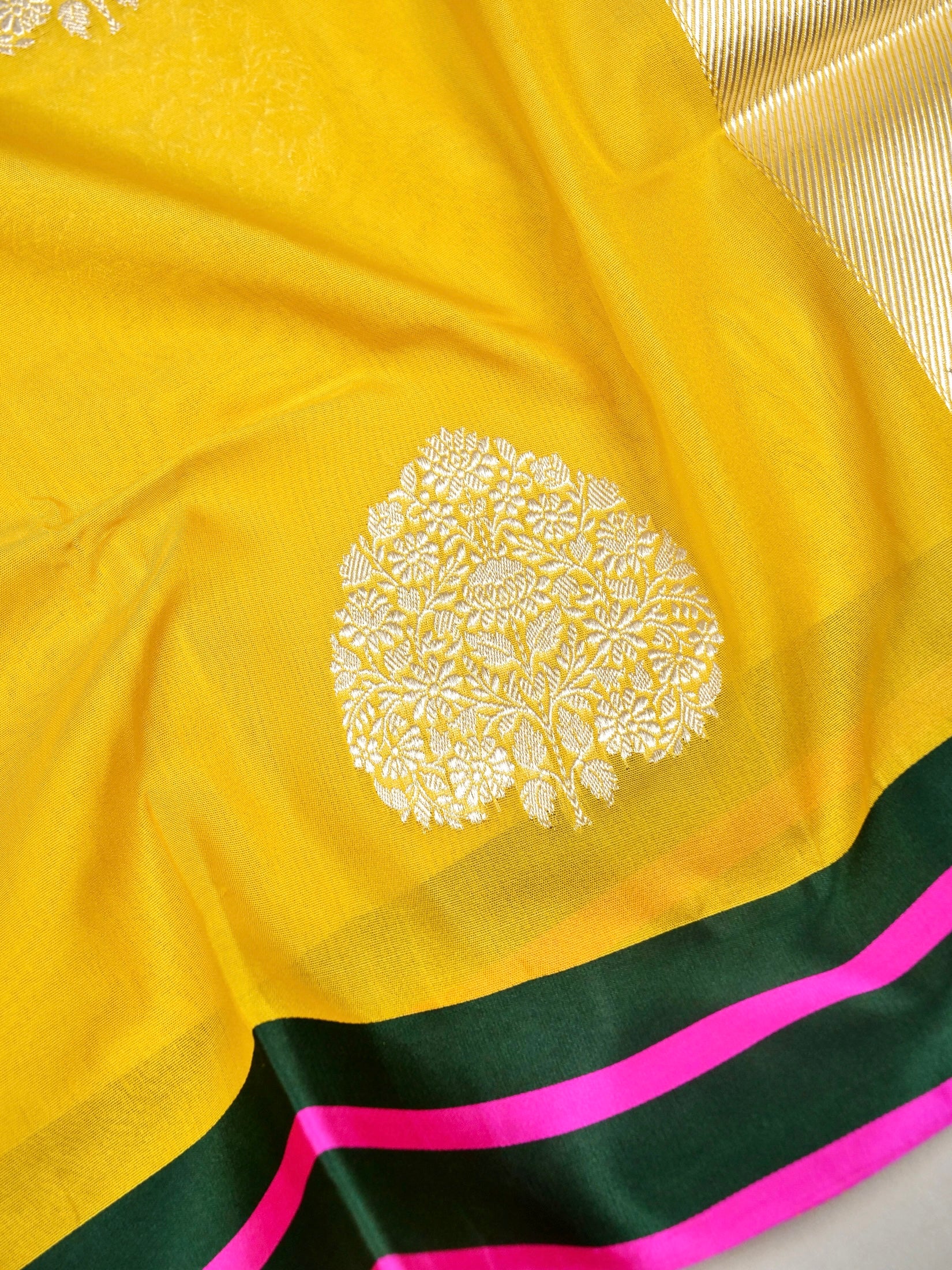 Kadhua Weaved Georgette By Georgette and Satin Border Saree