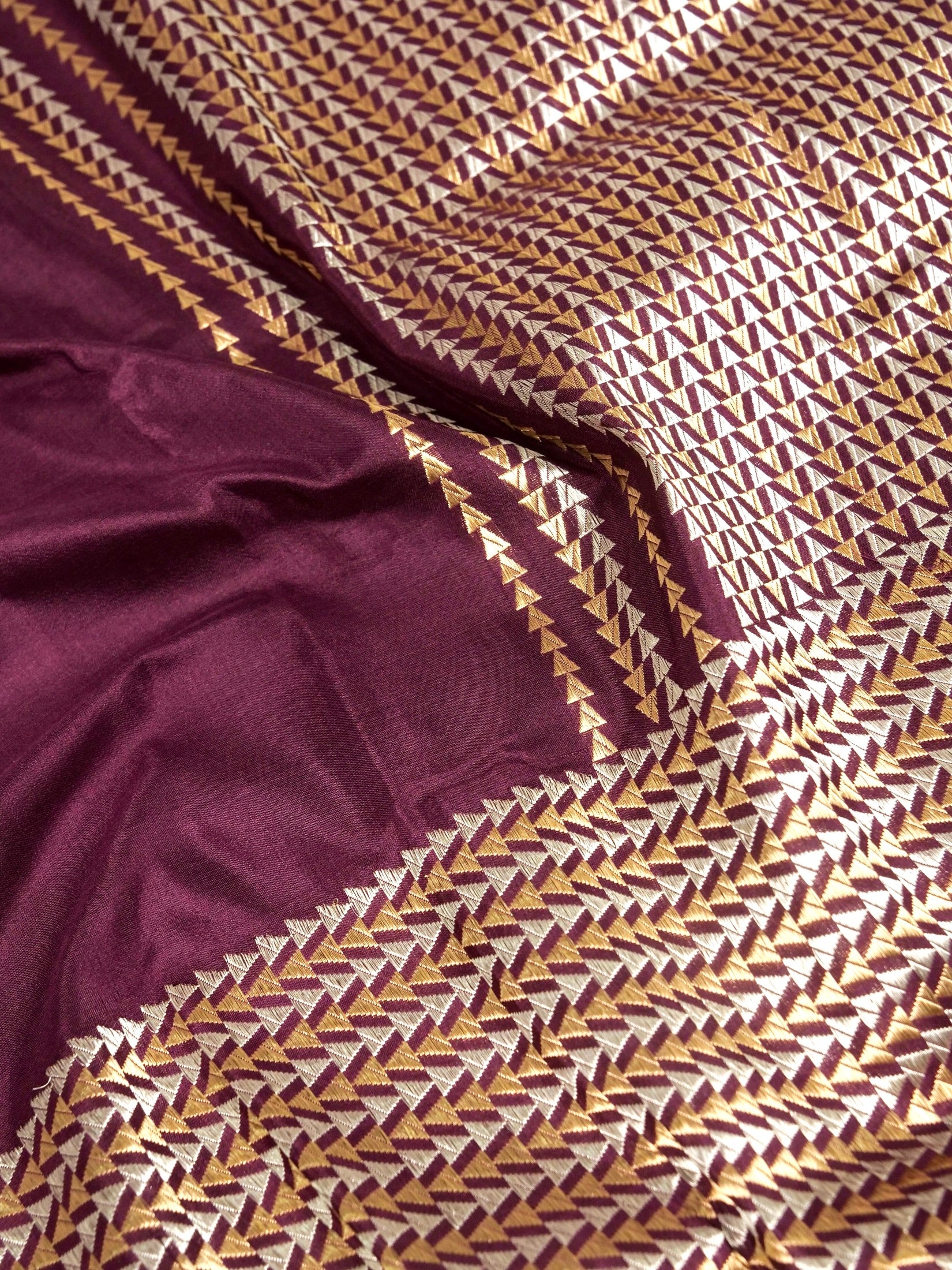 Katan Silk Plain Kadhuwa Weaved Zari Satin Border Aanchal Saree