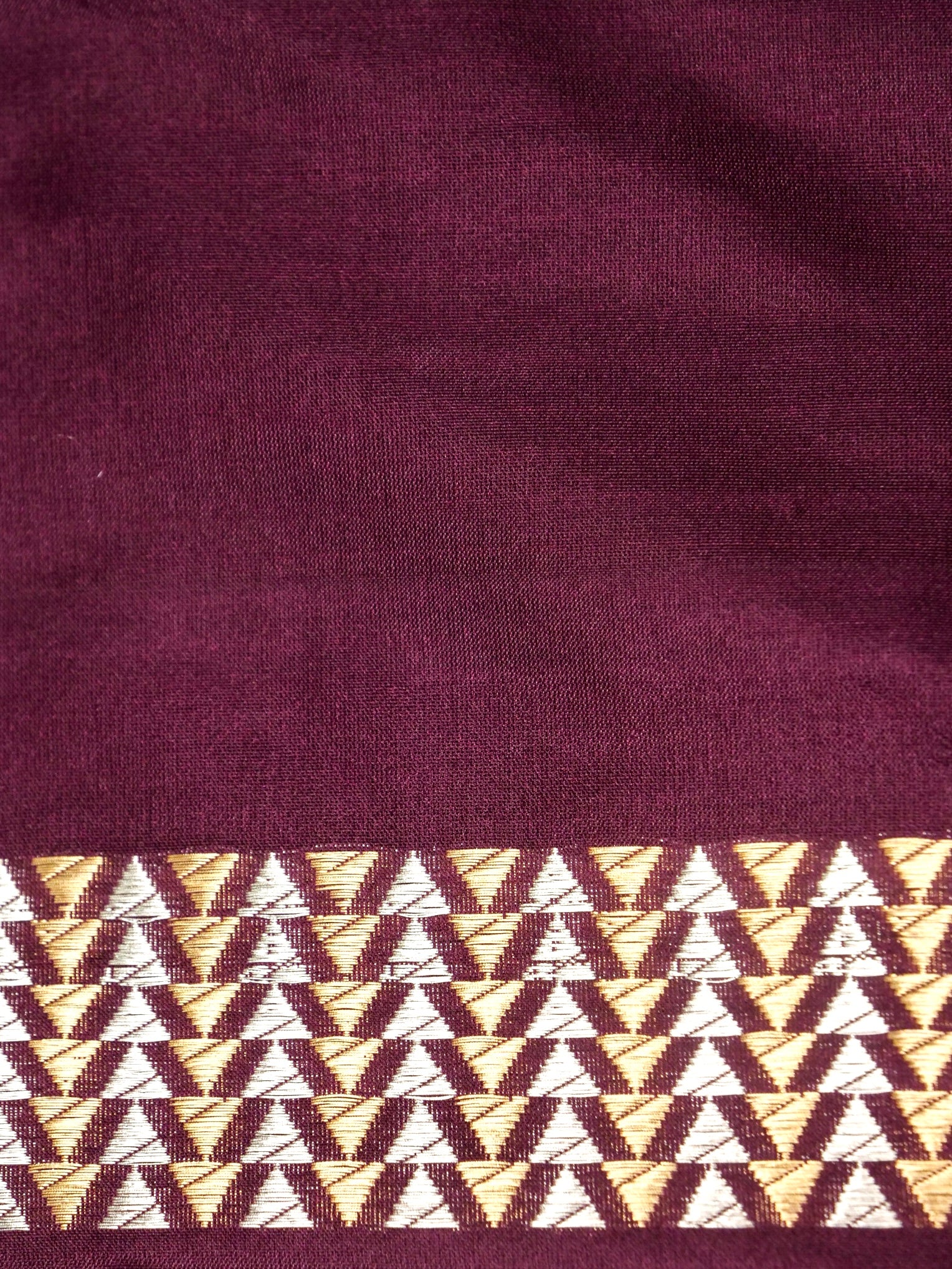 Katan Silk Plain Kadhuwa Weaved Zari Satin Border Aanchal Saree